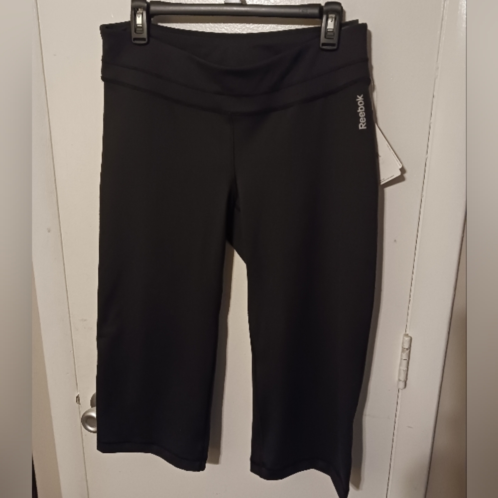NWT! REEBOK Sport Leggings Sz Large (Capri Length)